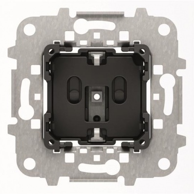 Розетки SCHUKO с винтовыми клеммами abb niessen 8188